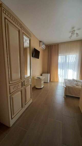 Гостевой дом Гостевой дом "НИКА" Поповка 2 - х местный Комфорт с балконом-3