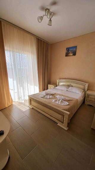 Гостевой дом Гостевой дом "НИКА" Поповка 2 - х местный Комфорт с балконом-1